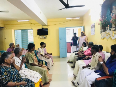 Community Outreach Programme - visit to Old Age Home and distribution of aid during Onam 2019